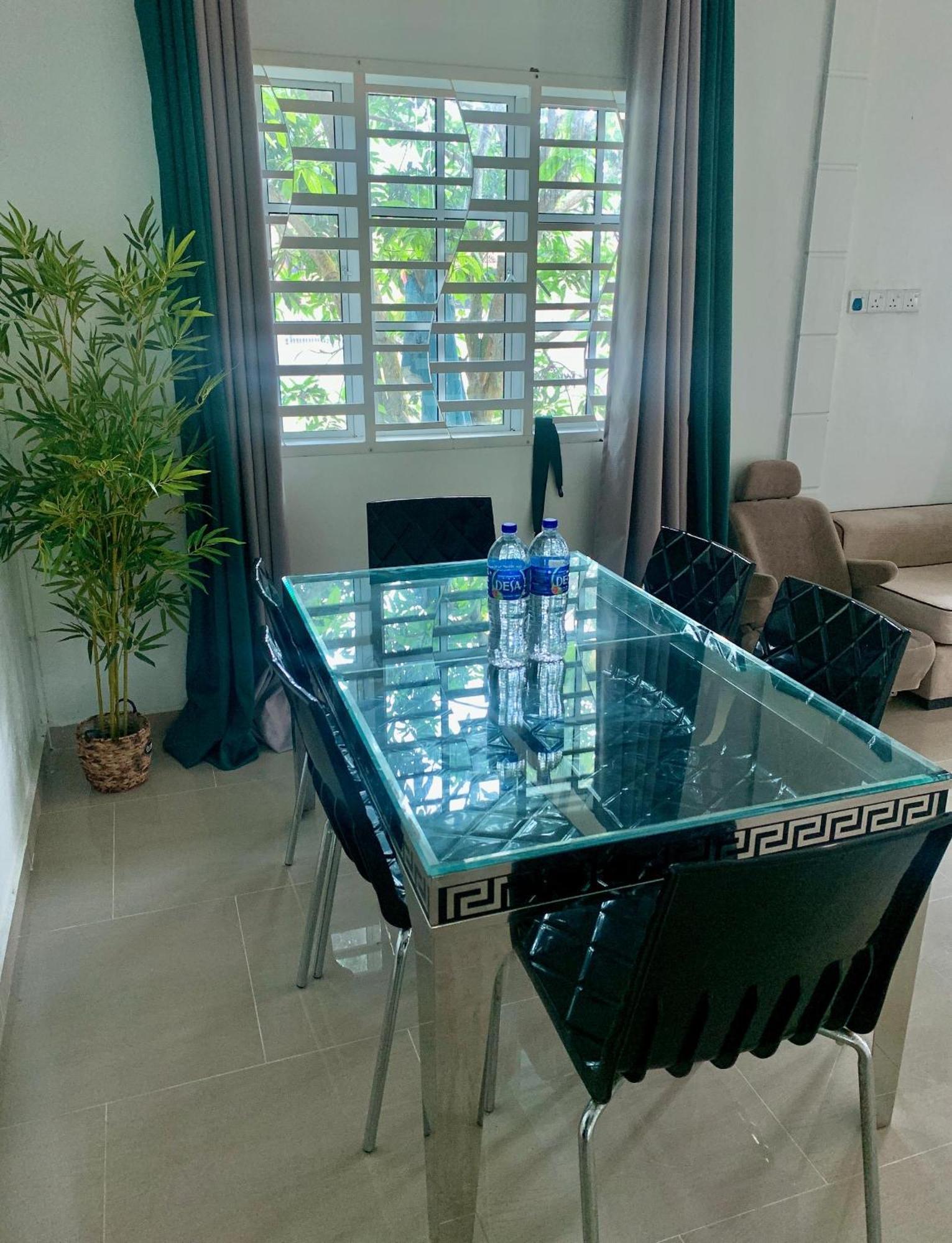 Tiara Inn Homestay 2 Tingkat Pontian Johor Pontian Besar 외부 사진